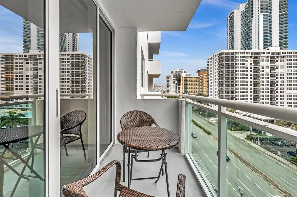 3000 S Ocean Drive #714 Hollywood, FL 33019
