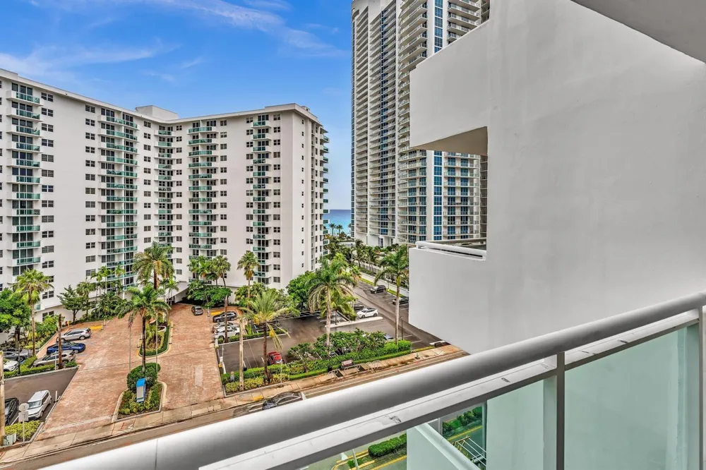 3000 S Ocean Drive #714 Hollywood, FL 33019