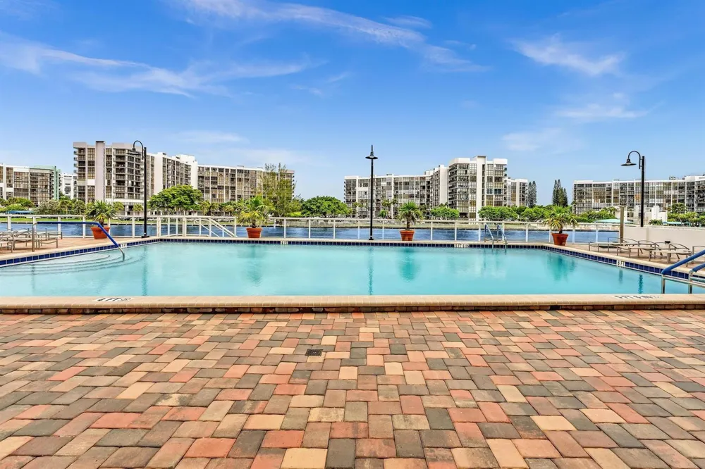 3000 S Ocean Drive #714 Hollywood, FL 33019