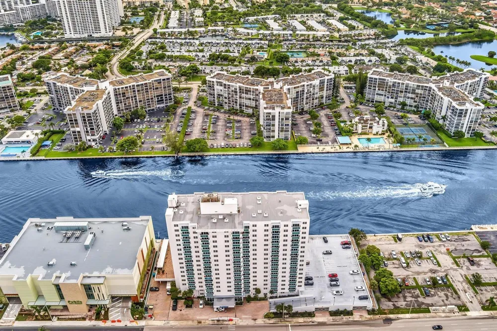 3000 S Ocean Drive #714 Hollywood, FL 33019