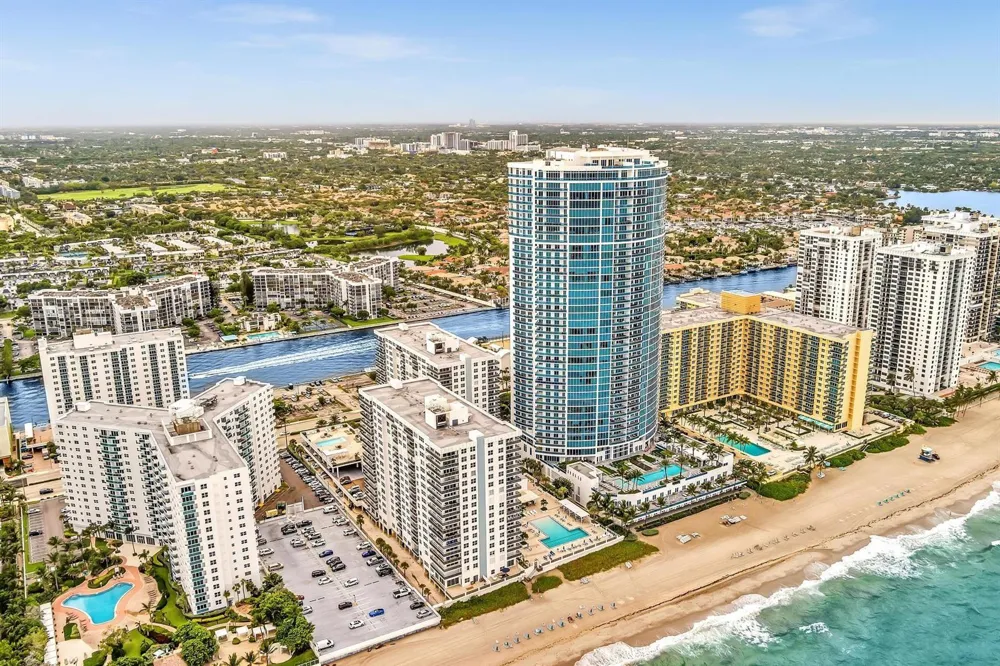 3000 S Ocean Drive #714 Hollywood, FL 33019