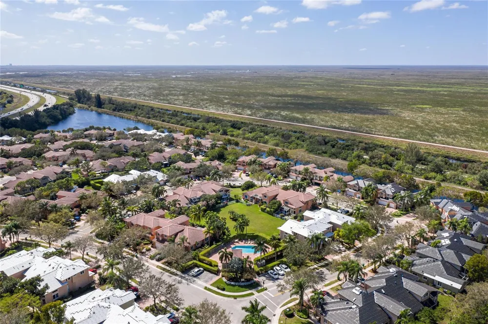 5704 NW 127th Terrace Coral Springs, FL 33076