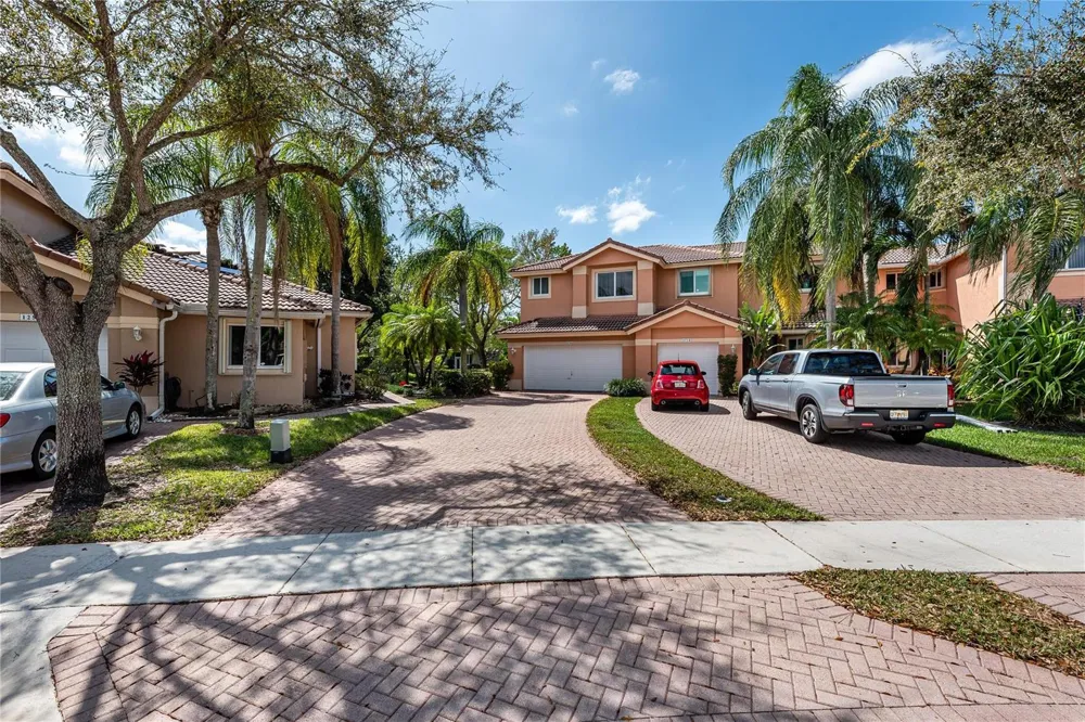 5704 NW 127th Terrace Coral Springs, FL 33076