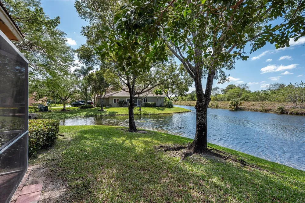 5704 NW 127th Terrace Coral Springs, FL 33076