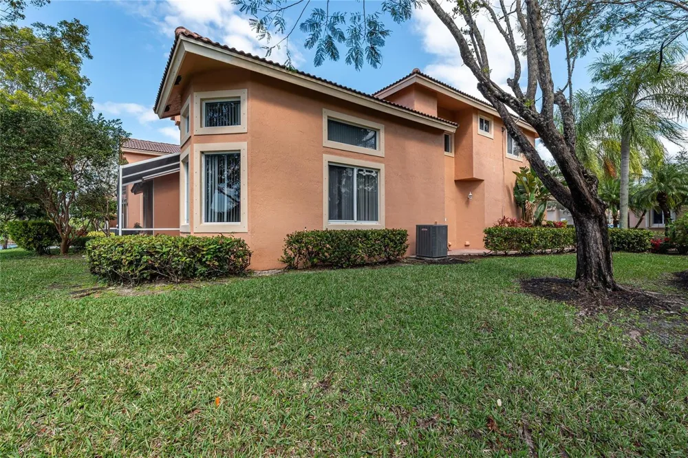 5704 NW 127th Terrace Coral Springs, FL 33076