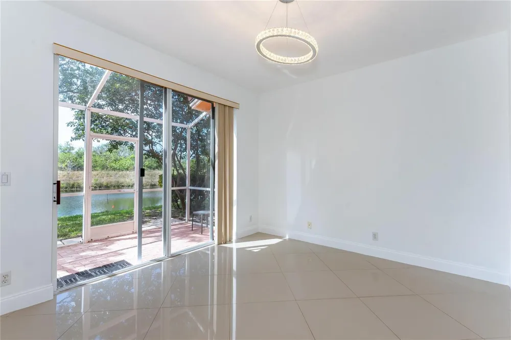 5704 NW 127th Terrace Coral Springs, FL 33076