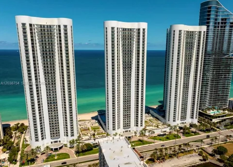 15811 COLLINS AVE #3607