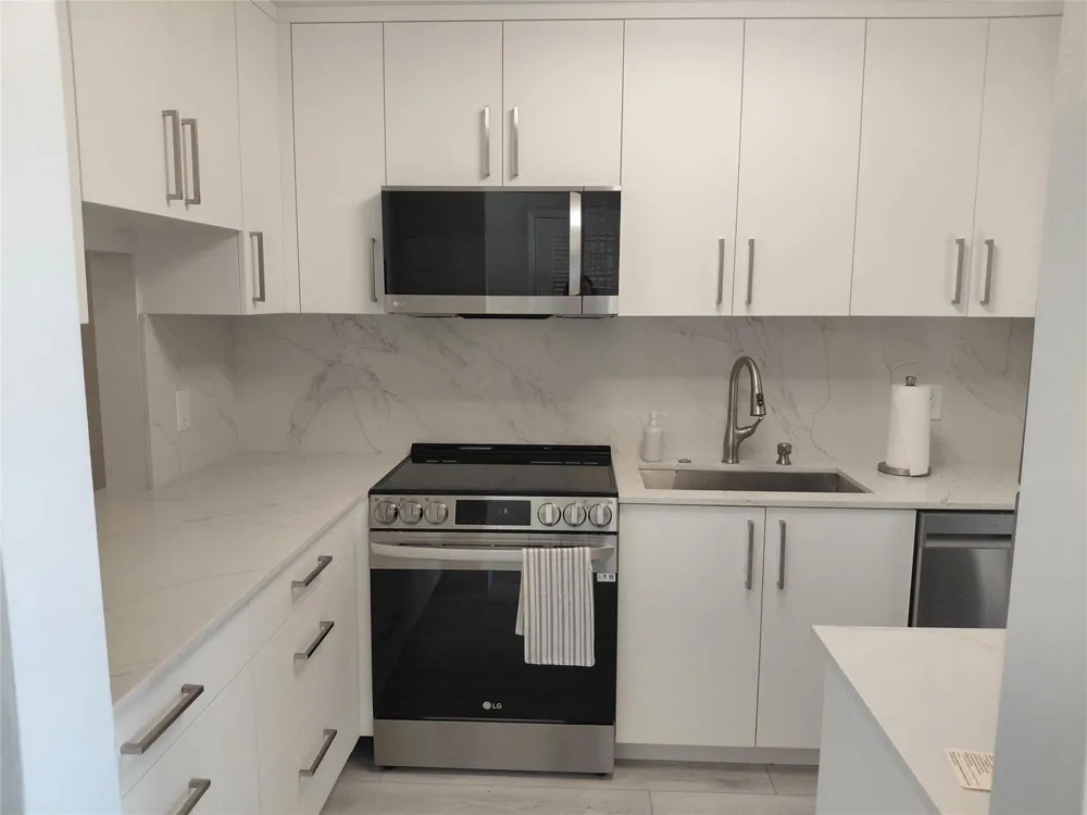 1951 NE 39th Street #127 Lighthouse Point, FL 33064