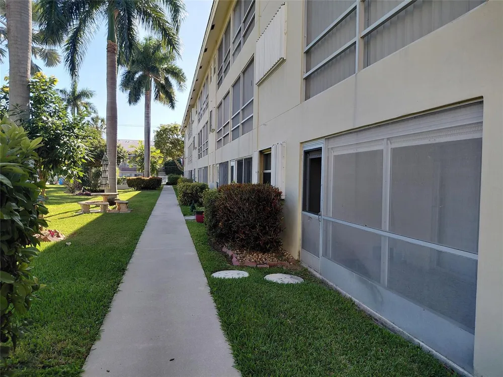 1951 NE 39th Street #127 Lighthouse Point, FL 33064