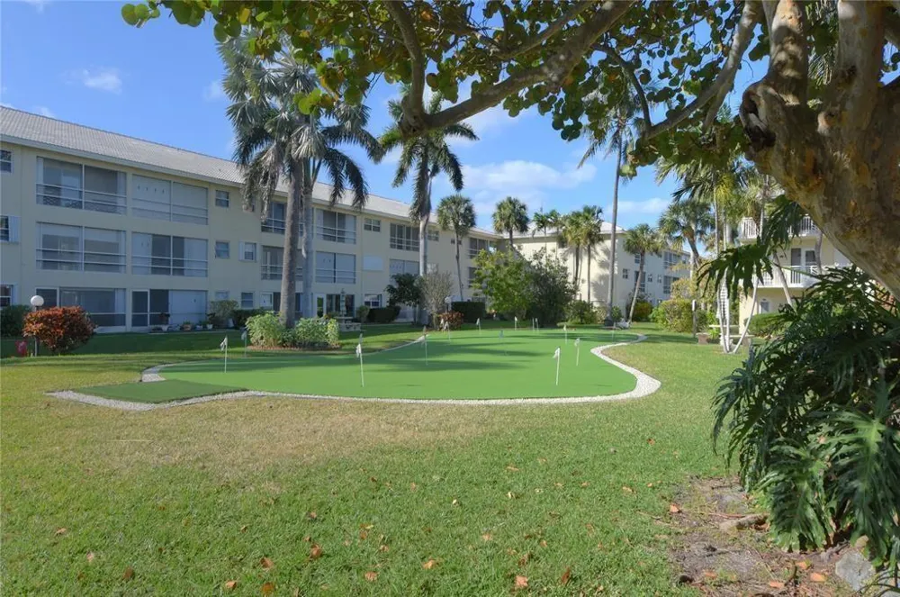 1951 NE 39th Street #127 Lighthouse Point, FL 33064