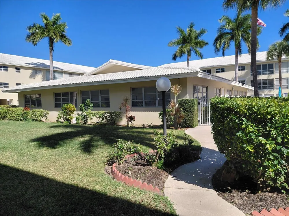 1951 NE 39th Street #127 Lighthouse Point, FL 33064