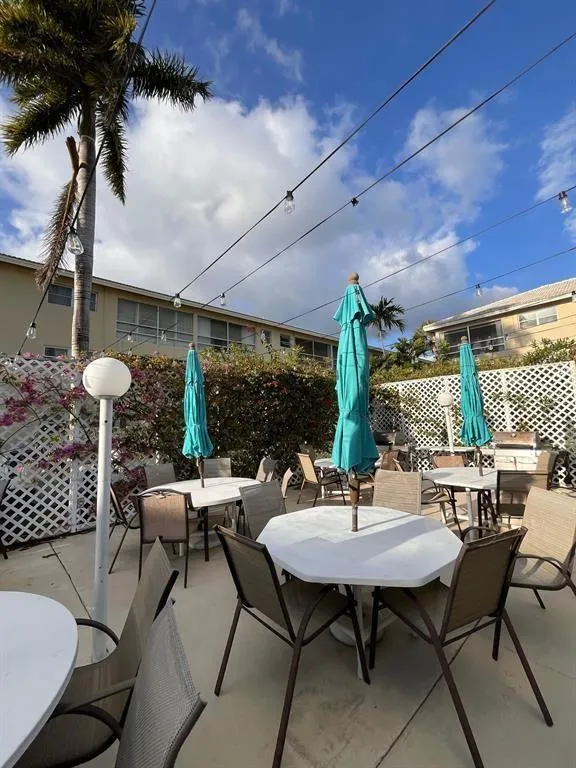 1951 NE 39th Street #127 Lighthouse Point, FL 33064