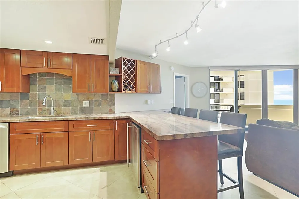 2800 Ocean Drive #B-9d Singer Island, FL 33404
