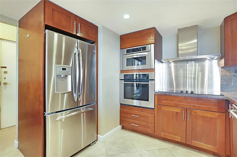 2800 Ocean Drive #B-9d Singer Island, FL 33404