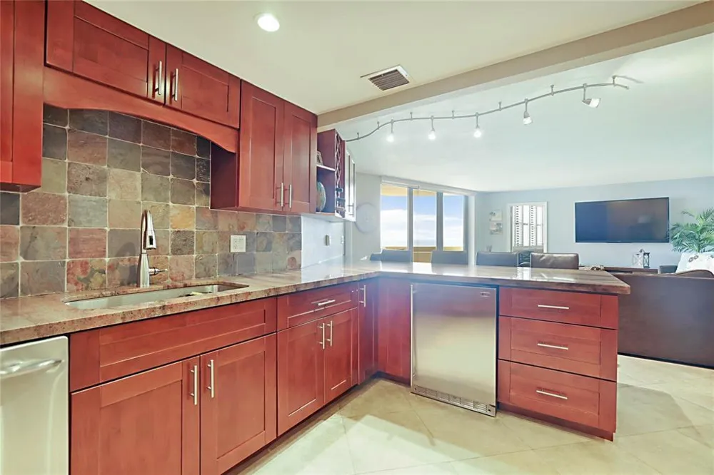 2800 Ocean Drive #B-9d Singer Island, FL 33404