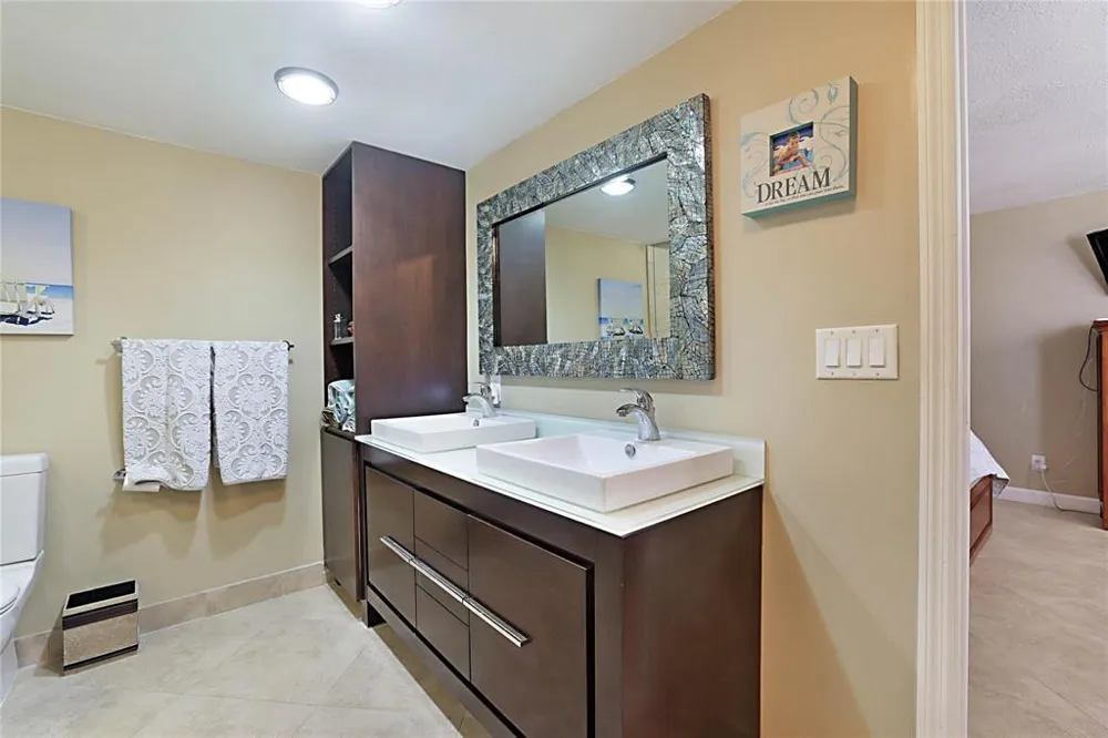 2800 Ocean Drive #B-9d Singer Island, FL 33404