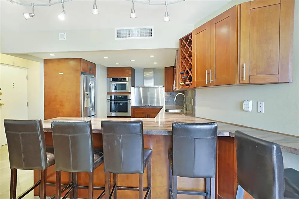 2800 Ocean Drive #B-9d Singer Island, FL 33404