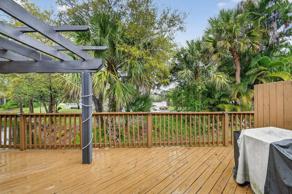 2303 Landings Boulevard 