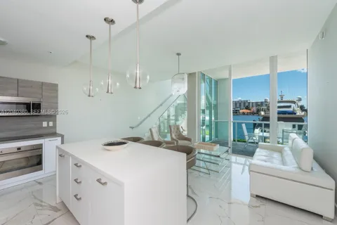400 Sunny Isles Blvd #104