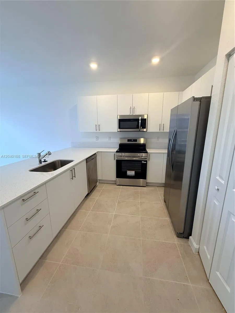 17950 SW 357TH TER Florida City, FL 33034