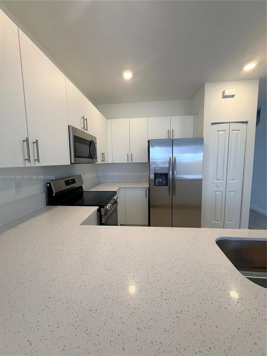 17950 SW 357TH TER Florida City, FL 33034