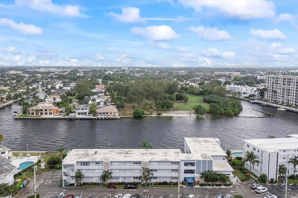 1001 Riverside Drive #104 Pompano Beach, FL 33062