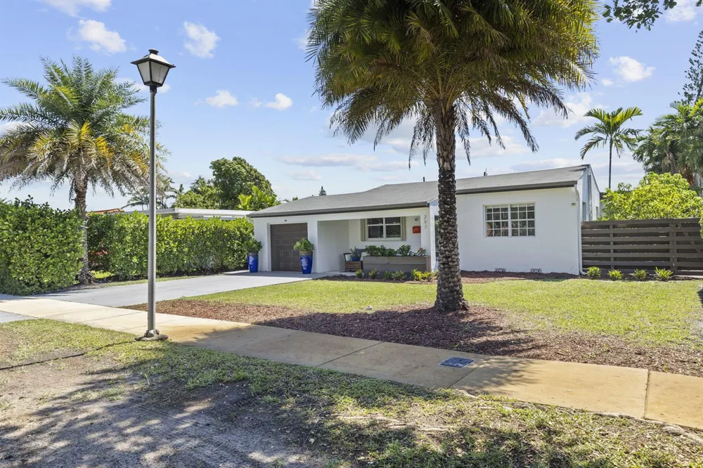 297 Minola Drive Miami Springs, FL 33166