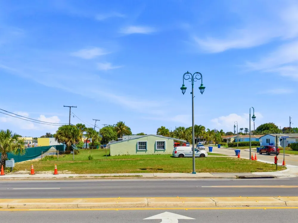 Australian Avenue Riviera Beach, FL 33404