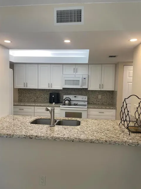 450 Egret Circle #9203