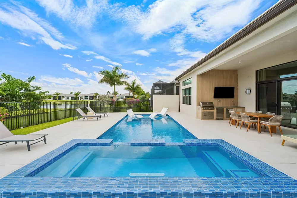 9812 Spruce Woods Drive Boynton Beach, FL 33473