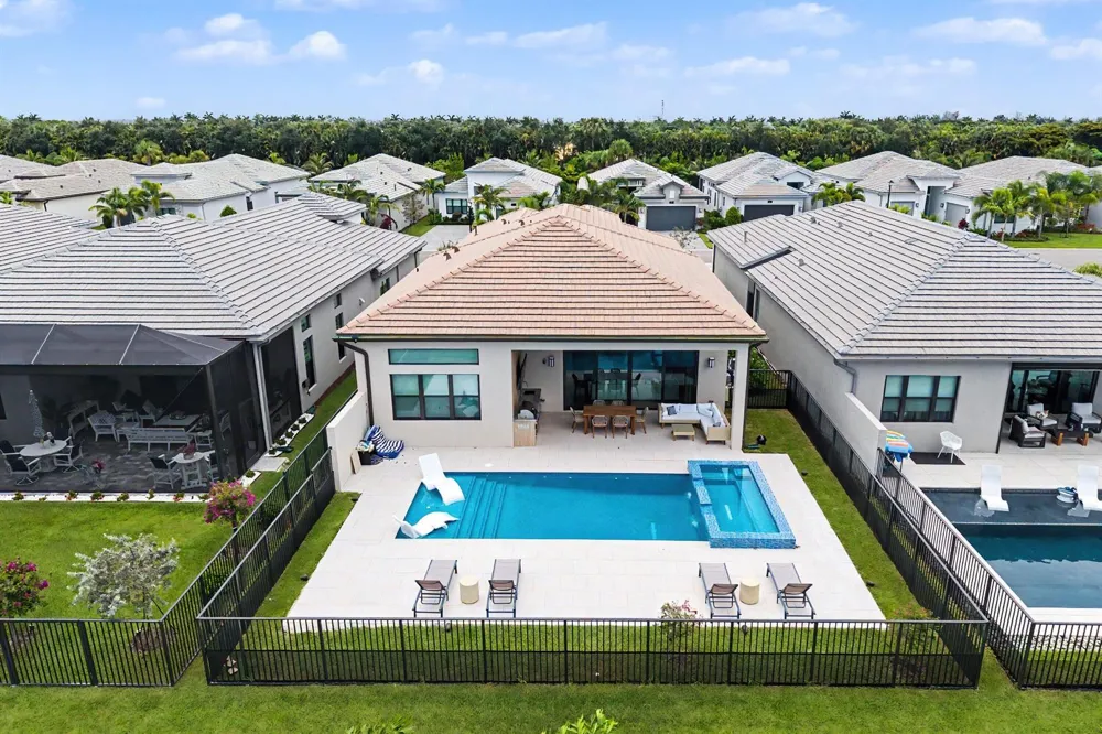 9812 Spruce Woods Drive Boynton Beach, FL 33473