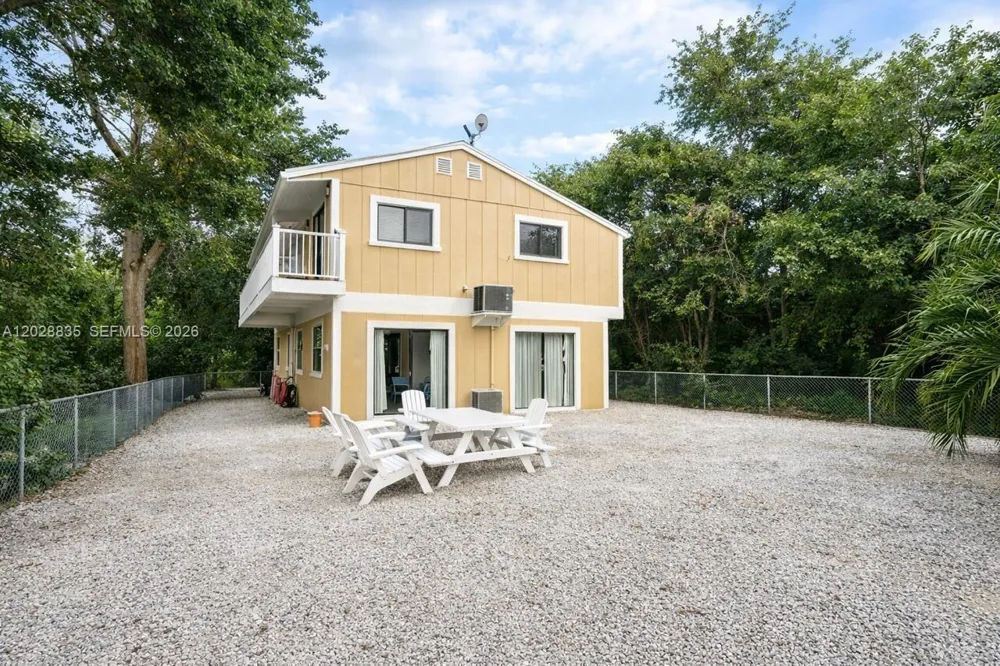 335 Bay View Ave Key Largo, FL 33037