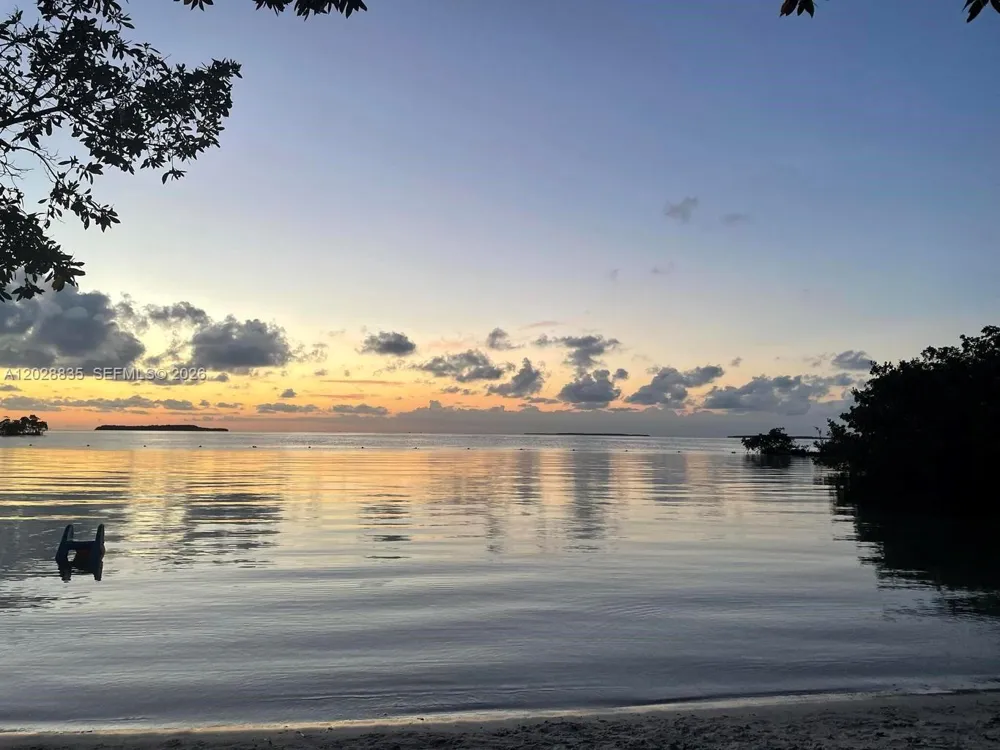 335 Bay View Ave Key Largo, FL 33037