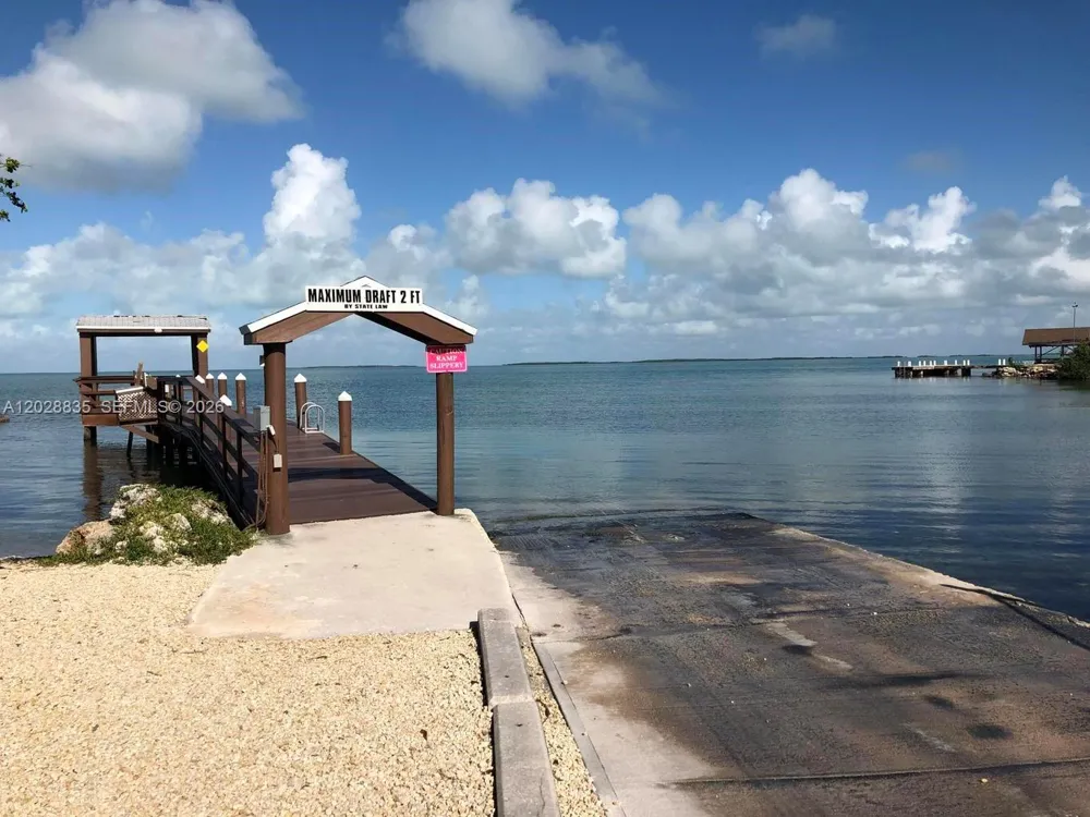 335 Bay View Ave Key Largo, FL 33037
