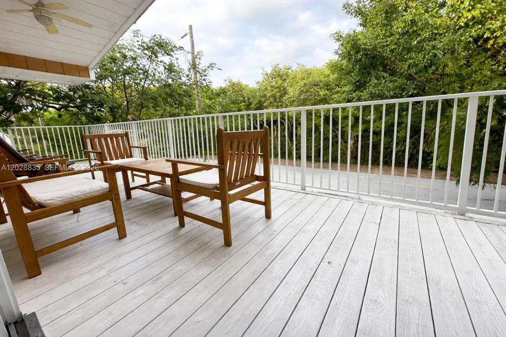 335 Bay View Ave Key Largo, FL 33037