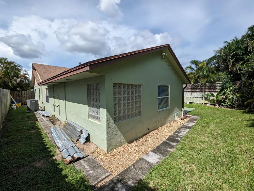 2394 Zeder Avenue Delray Beach, FL 33444