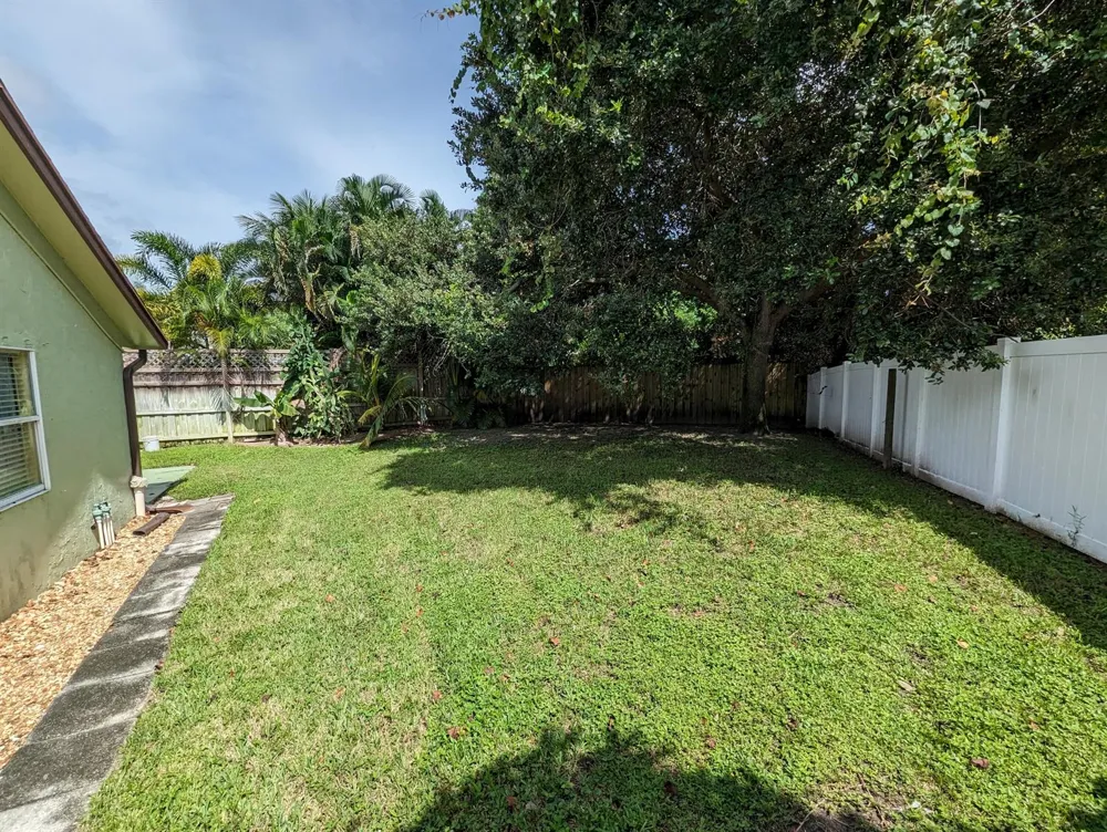 2394 Zeder Avenue Delray Beach, FL 33444