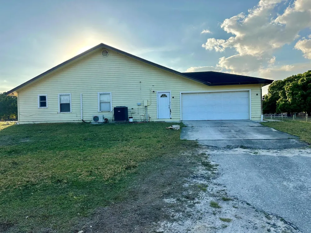 19182 Capet Creek Court Loxahatchee, FL 33470