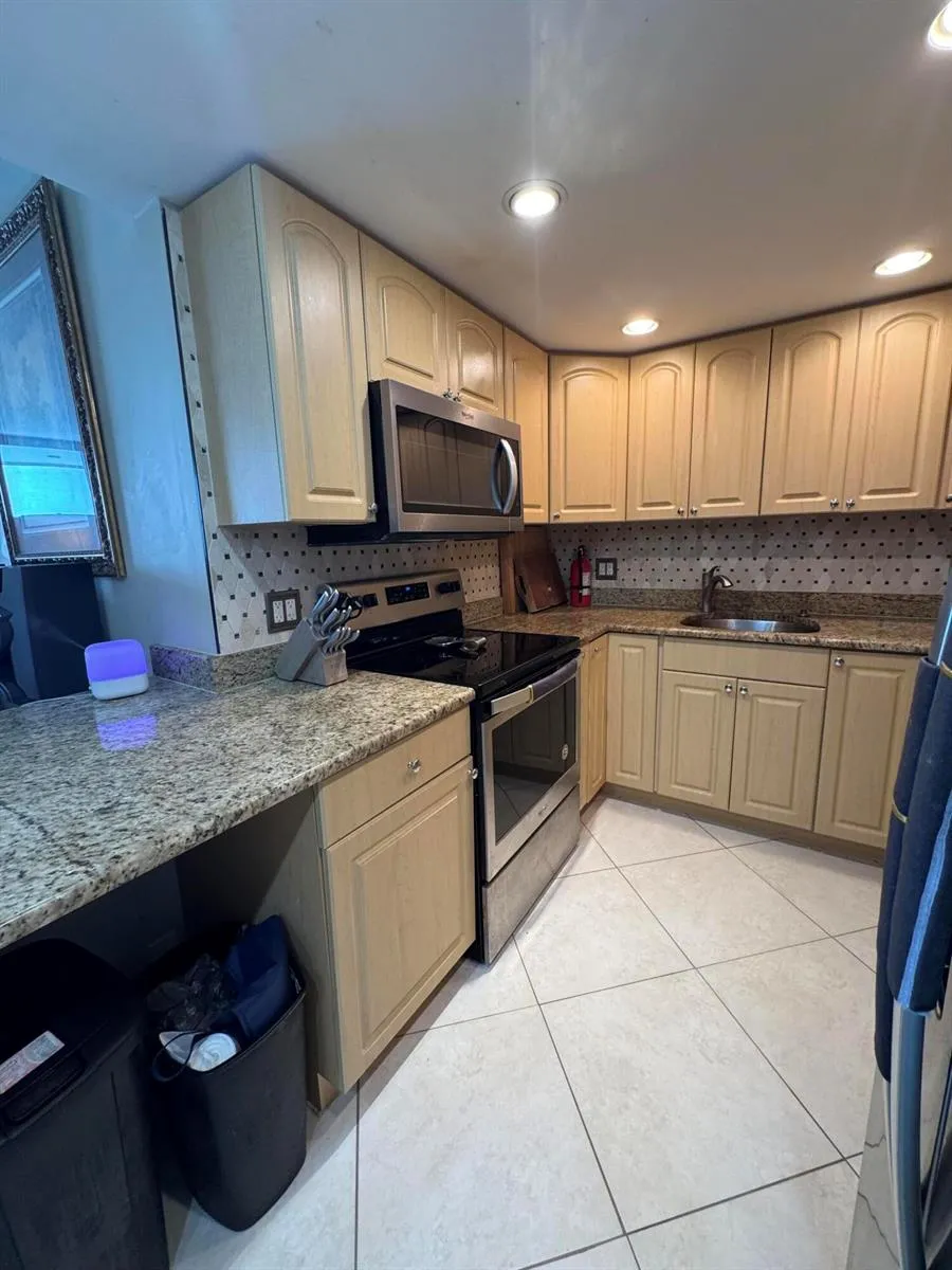 336 Golfview Road #706 North Palm Beach, FL 33408