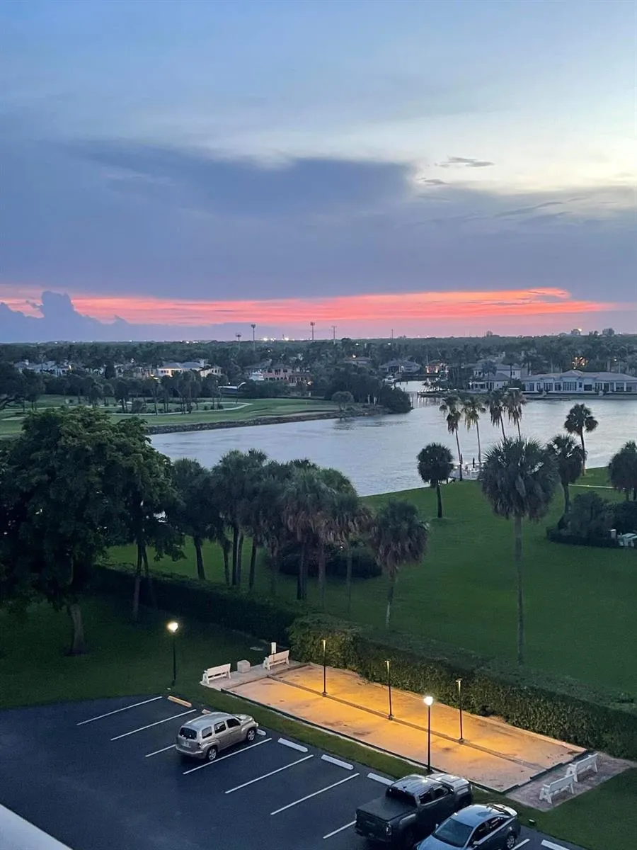 336 Golfview Road #706 North Palm Beach, FL 33408