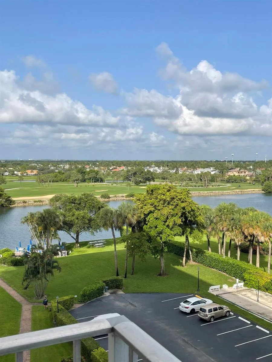 336 Golfview Road #706 North Palm Beach, FL 33408