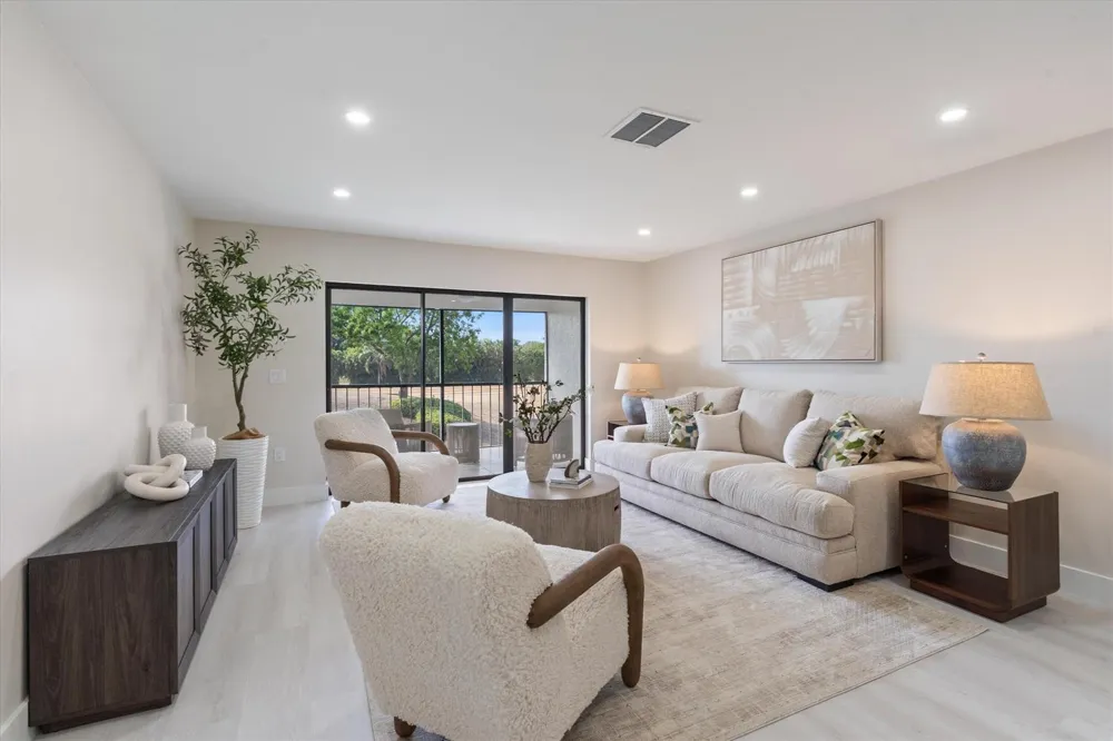 47 Stratford Lane W #F Boynton Beach, FL 33436