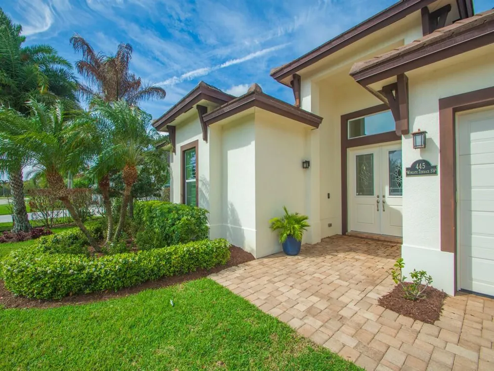 445 Wingate Terrace SW Vero Beach, FL 32968