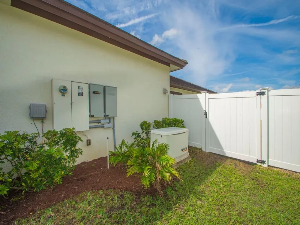 445 Wingate Terrace SW Vero Beach, FL 32968