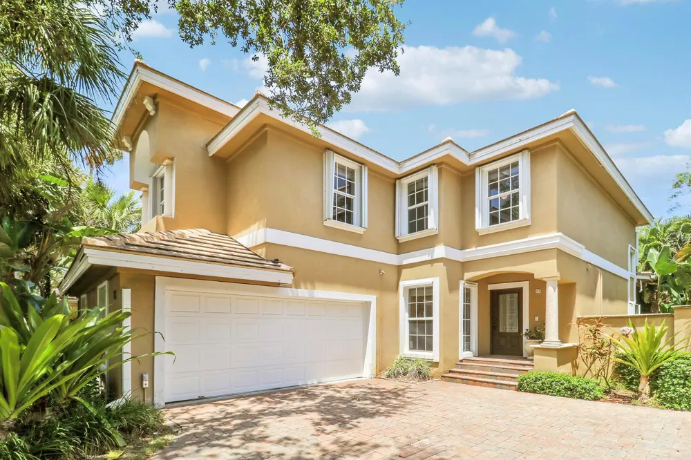 12 Grand Bay Circle Juno Beach, FL 33408