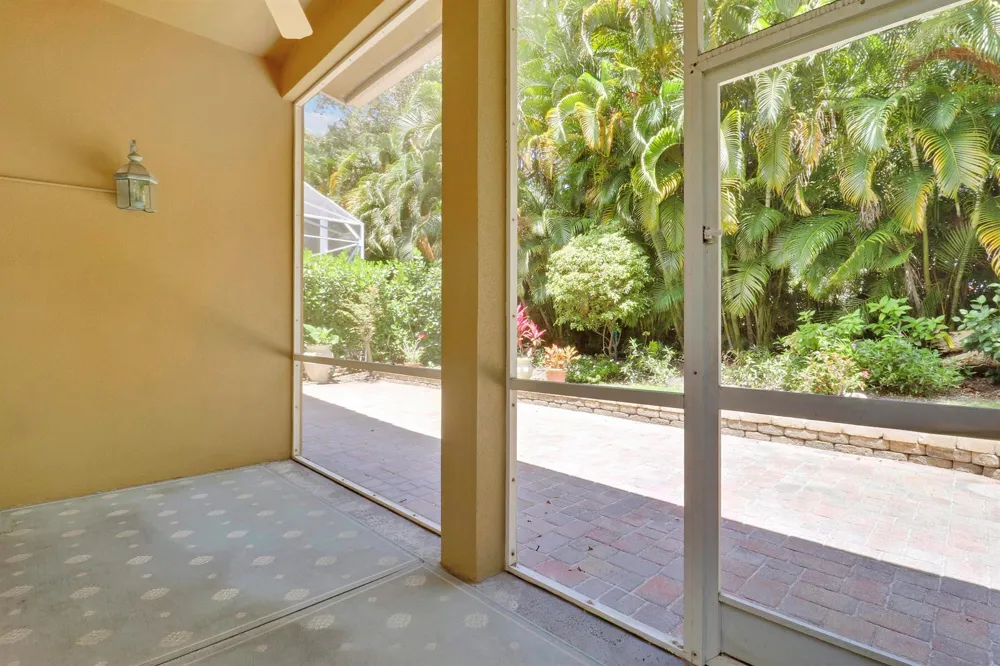 12 Grand Bay Circle Juno Beach, FL 33408