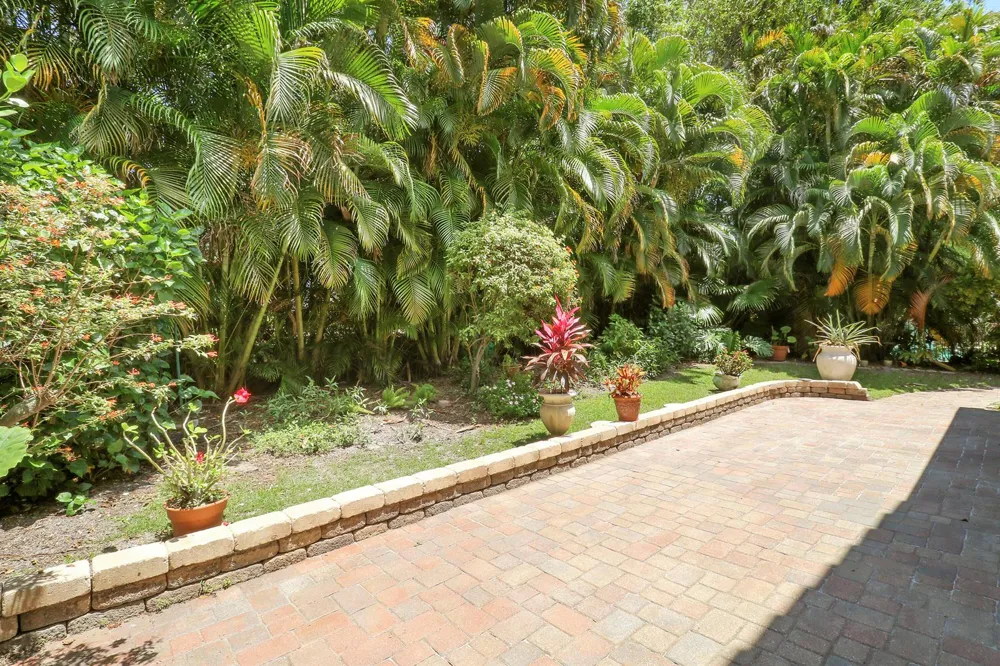 12 Grand Bay Circle Juno Beach, FL 33408