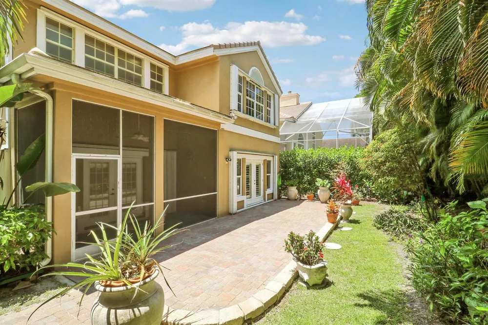 12 Grand Bay Circle Juno Beach, FL 33408