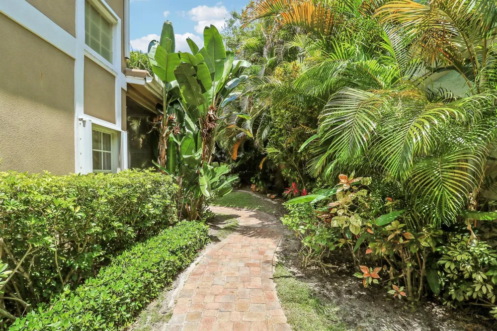 12 Grand Bay Circle Juno Beach, FL 33408