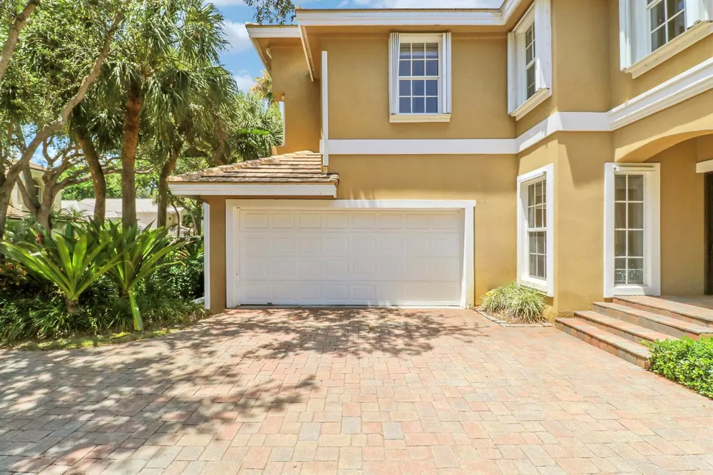 12 Grand Bay Circle Juno Beach, FL 33408